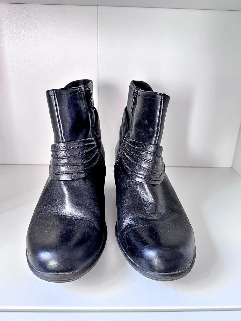 Clarks Easy Street Jeanie Black Ankle Boots